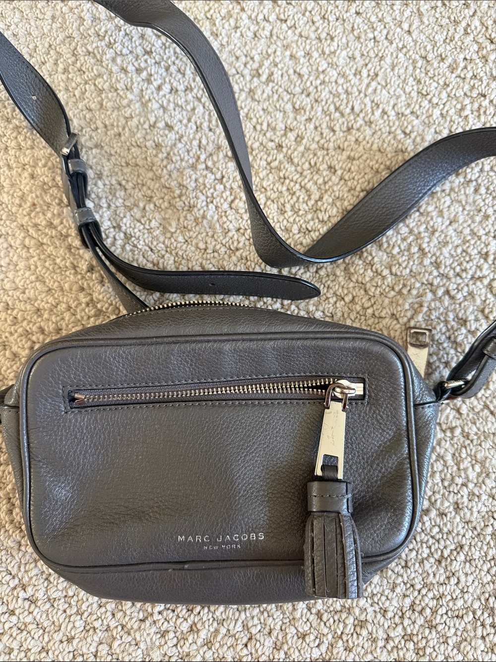 Marc Jacobs Gray Pebbled Leather Belt Bag - Picture 1 of 5